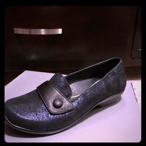Re-sell Dansko Size 39